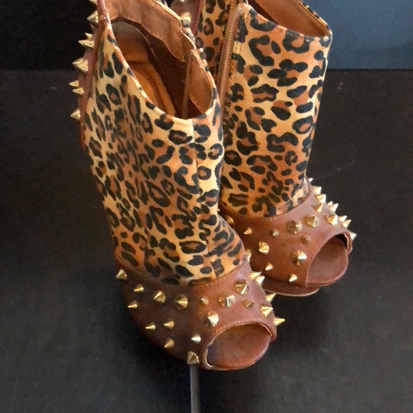 Shoe - Picture 7 of 8